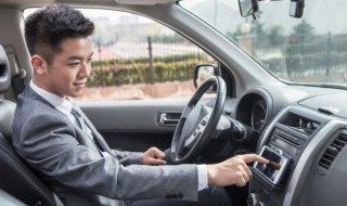 车内自洗技巧 自己洗轿车里面怎么洗