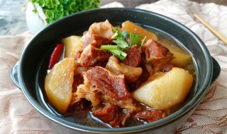 萝卜砂锅炖牛腩(萝卜砂锅炖牛腩要多久)