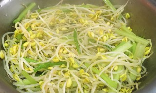 西芹炒银芽 西芹炒银耳