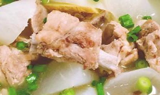 煲萝卜排骨汤需要放什么材料（萝卜排骨汤需要放什么调料）