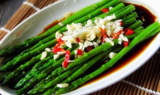 蒜香芦笋的做法（油淋蒜香芦笋）