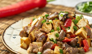 豆瓣香干炒鸡胗(鸡炒豆干怎么做好吃)