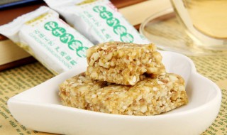芝麻花生片怎么做酥脆好吃（芝麻花生片怎么做酥脆好吃视频）
