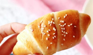 酥皮牛角包怎么做 酥皮牛角包做法的视频