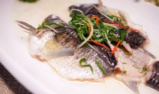 无骨鲫鱼要怎么做（无骨鲫鱼怎么做好吃又简单）