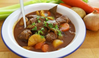 牛肉炖土豆怎么做黏糊（牛肉炖土豆怎么弄?）