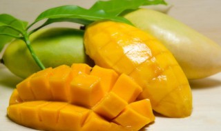 青芒果怎么挑选好吃(怎么挑青芒果又甜又好吃)