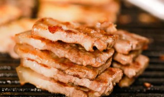 焦肉皮怎么做不粘锅 焦皮肉合是怎么炸的