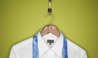 衣架把衣服撑出两个角怎么办（衣服架子）