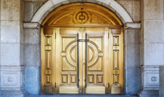 大门朝向风水方位（大门朝向风水方位怎么确定）