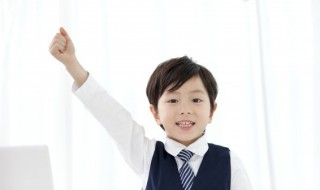 日下面一个成念什么（上头一个日下面一个成念什么）