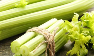 芹菜能和紫菜鸡蛋一起吃吗 芹菜能和紫菜鸡蛋一起吃吗早餐