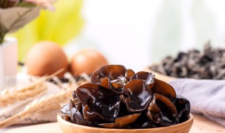 木耳豆腐和鸡蛋可以一起吃吗 木耳豆腐和鸡蛋能一起吃吗