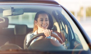 大众迈腾发动机黄灯亮了 大众迈腾发动机黄灯亮了怎么回事