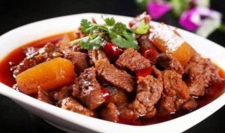 家庭红烧牛肉制作方法（家庭制作红烧牛肉的做法）