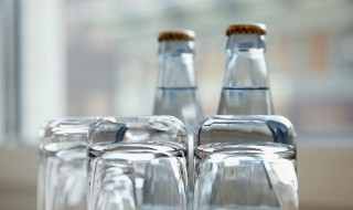 怎样洗玻璃杯最干净（怎样洗玻璃杯最干净视频）