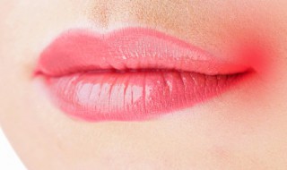 女生下嘴唇厚代表什么 女生下嘴唇厚代表什么性格