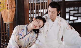 招摇路十七喜欢谁（招摇里的路十七在第几集出现过）