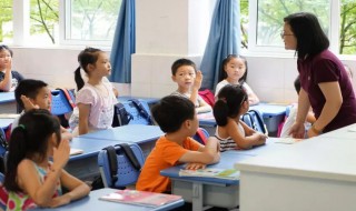 著名的傅雷家书是傅雷写给谁的书信 傅雷家书作家名片