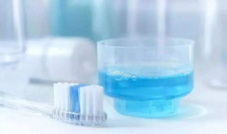 漱口水用完用清水冲吗（漱口水用完用清水冲吗）