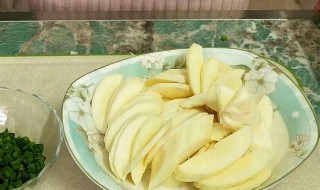 木薯可以和白术一起吃吗（木薯与白萝卜相克吗）