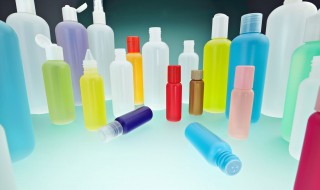 如何去除塑料制品上浓烈的塑料味（怎么去除塑料制品的味）