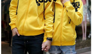 黄色卫衣配什么外套（连帽卫衣外面穿什么外套好看）