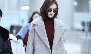 酒红色和灰色搭配好看吗 酒红色和灰色搭配好看吗女生