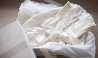 白色衣服用84泡后变黄怎么办（白衣服被84泡黄了妙招一块一块黄）