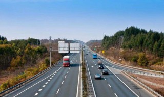 住在马路边房子怎么做隔音（住在马路边房子怎么做隔音效果好）