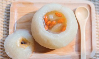 冰糖梨汤隔夜可以吃吗(冰糖梨水隔夜还能再熬再喝吗)