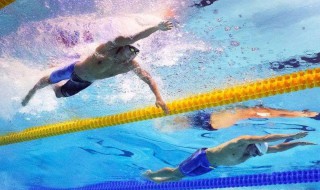 游泳蹬漂技巧 游泳学蹬腿漂浮的视频