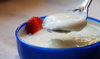 过期一周的酸奶能喝吗 过期一周的酸奶能喝吗一直放冰箱里的