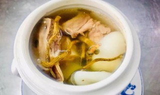 花胶圆肉炖水鸭 花胶鸭肉煲汤的做法