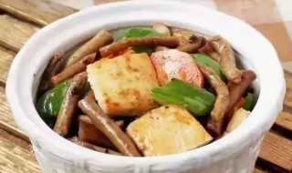 茶树菇豆腐 茶树菇豆腐排骨汤