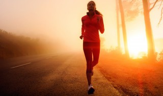 有氧运动慢跑锻炼方式方法（有氧运动慢跑锻炼方式方法是什么）