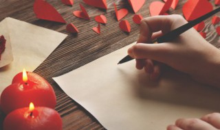 一个口四个又念什么字 一个口四个又念什么字姓氏