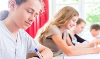 草字头加次念什么字（一个草字头加一个次念什么字）