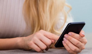 手机看电视为什么会自动锁屏（为什么手机看着电视就自动锁屏）