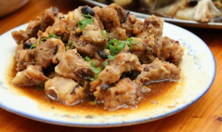 榴莲和排骨能否一起吃（榴莲和排骨汤能一起吃吗）