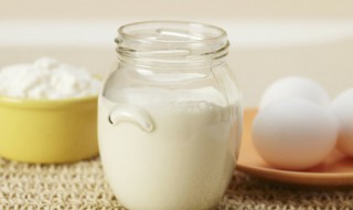 月饼和牛奶能一起吃吗（月饼和牛奶能一起吃吗早餐）