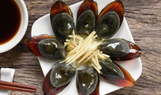 皮蛋和虾能否一起吃（皮蛋和虾能否一起吃啊）