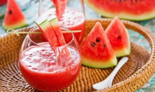 吃西瓜可以喝茶吗 吃西瓜可以喝茶吗女生