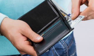 梦见自己把钱给别人是什么意思（梦见自己把钱给别人是什么意思?）