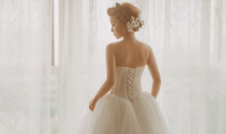 婚纱不是纯白的可以吗 婚纱除了白色可以穿其他颜色吗