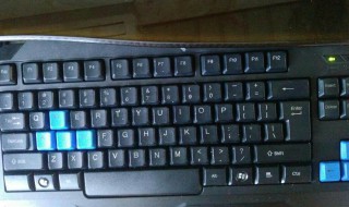 键盘连接不上电脑（平板电脑的键盘如何连接和使用）