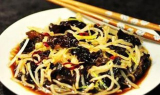 木耳咸菜豆芽汤 咸菜木耳一起吃有什么作用