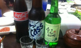 可乐和啤酒能一块喝吗 可乐和啤酒能一块喝吗会中毒吗