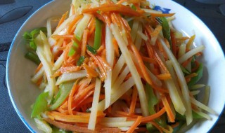 青蒜土豆胡萝卜丝（土豆胡萝卜蒜苗可以一起炒吗）