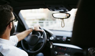 周公解梦梦见车被偷（周公解梦梦见车被偷走了）